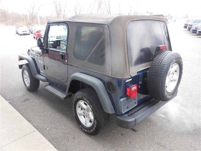 Jeep Wrangler 2004 photo 2