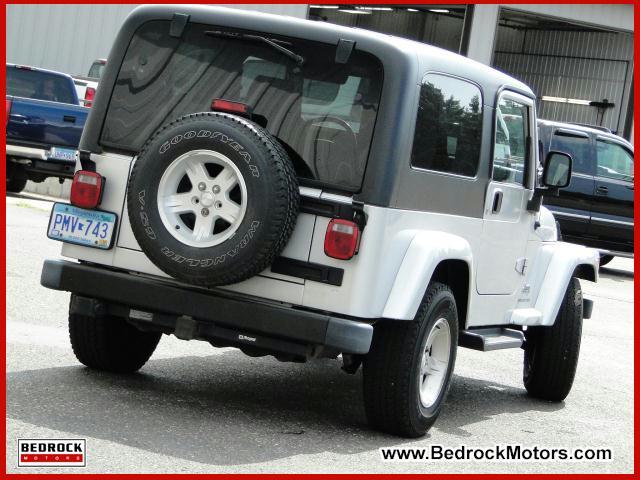 Jeep Wrangler 2005 photo 2