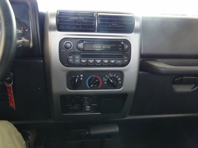 Jeep Wrangler 2005 photo 2