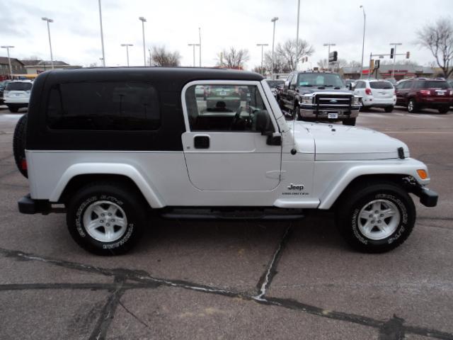 Jeep Wrangler 2005 photo 2