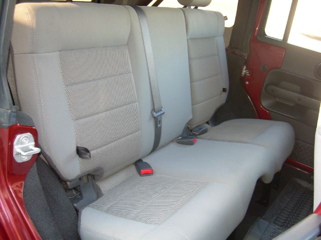 Jeep Wrangler 1500 Extended Cargo Clean SUV