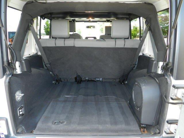 Jeep Wrangler 2008 photo 17