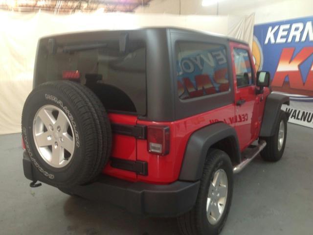 Jeep Wrangler 2010 photo 2