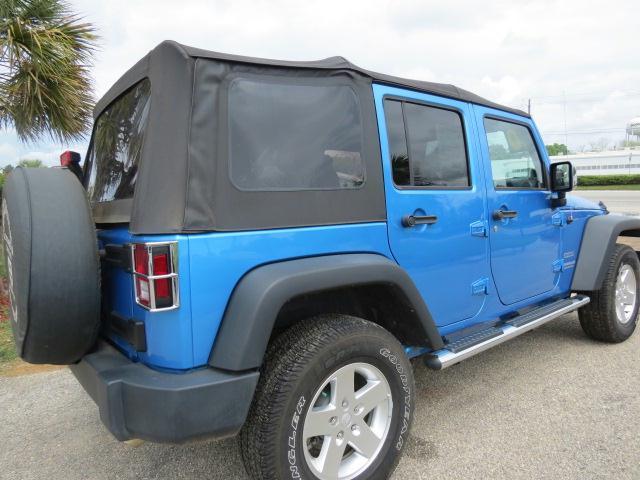 Jeep Wrangler 2010 photo 2