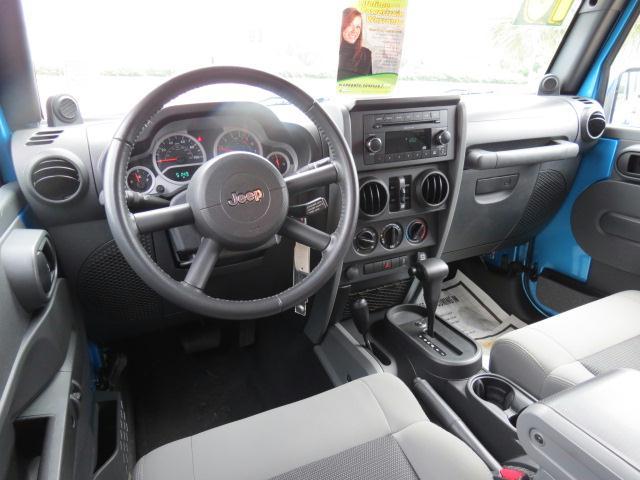 Jeep Wrangler 2010 photo 4