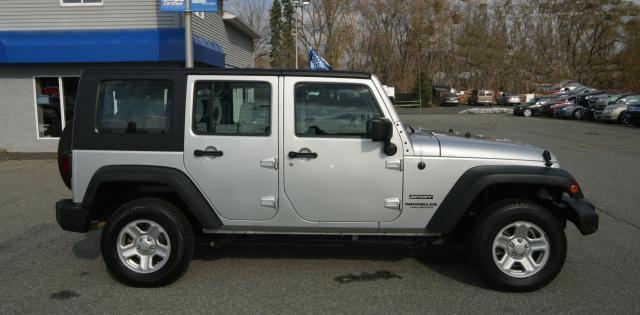 Jeep Wrangler 2010 photo 4
