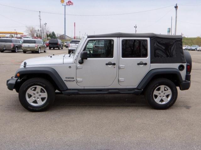 Jeep Wrangler 2010 photo 2