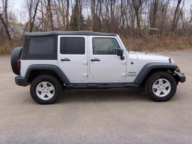 Jeep Wrangler 2010 photo 4