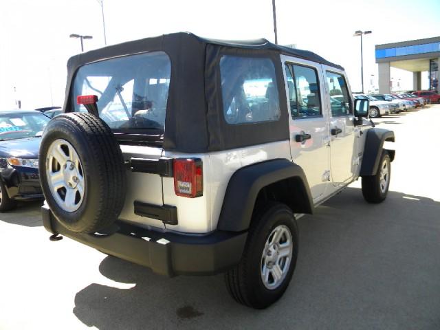 Jeep Wrangler 2010 photo 4