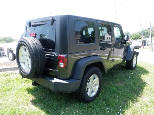 Jeep Wrangler 2010 photo 2