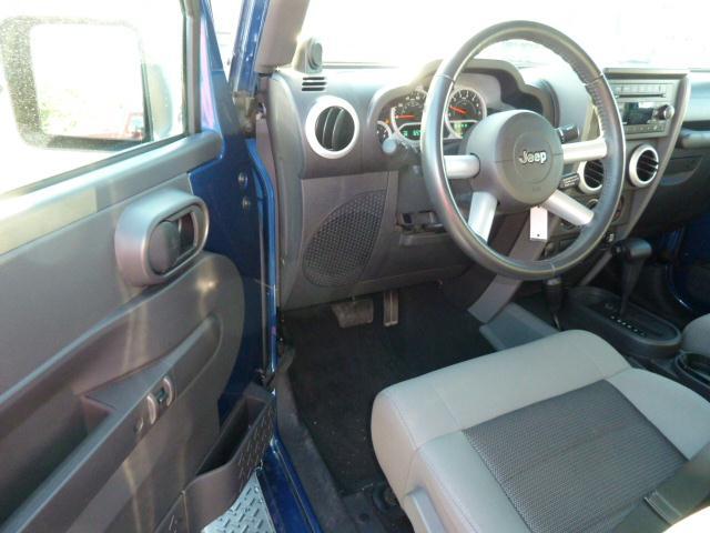 Jeep Wrangler 2010 photo 2