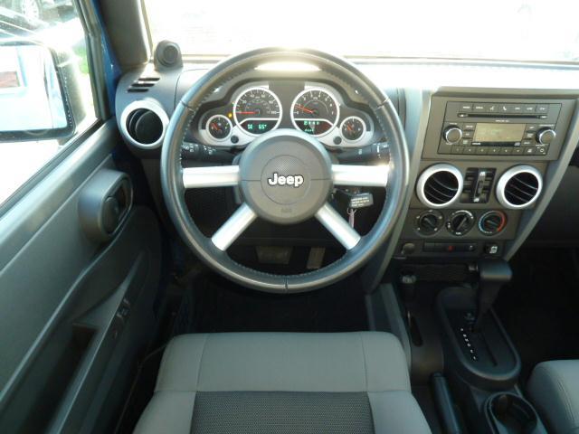 Jeep Wrangler 2010 photo 4