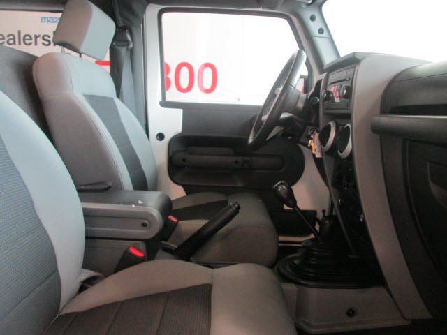 Jeep Wrangler 2010 photo 2