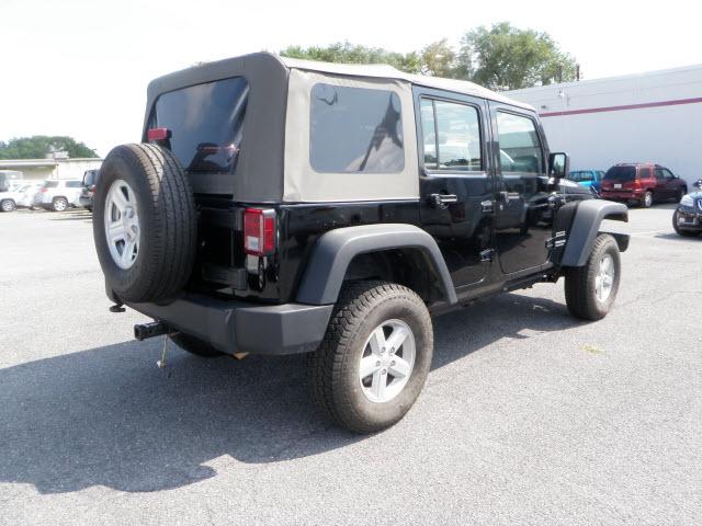 Jeep Wrangler 2010 photo 2