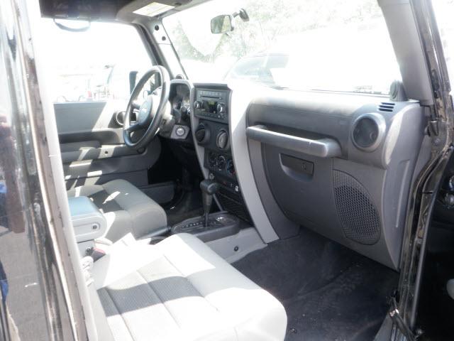 Jeep Wrangler 2010 photo 4