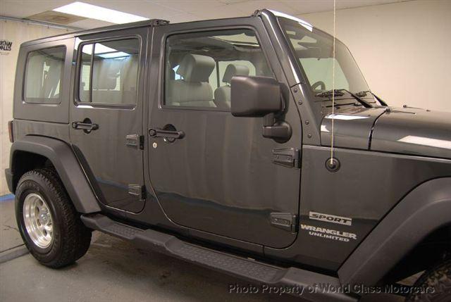 Jeep Wrangler 2010 photo 4