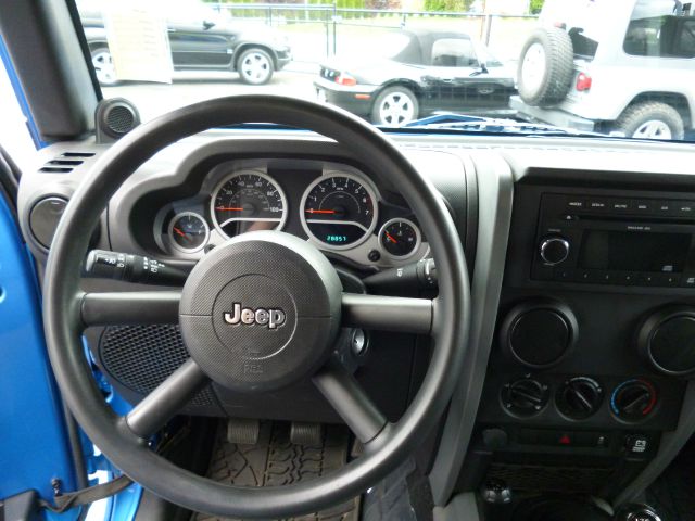 Jeep Wrangler 2010 photo 12