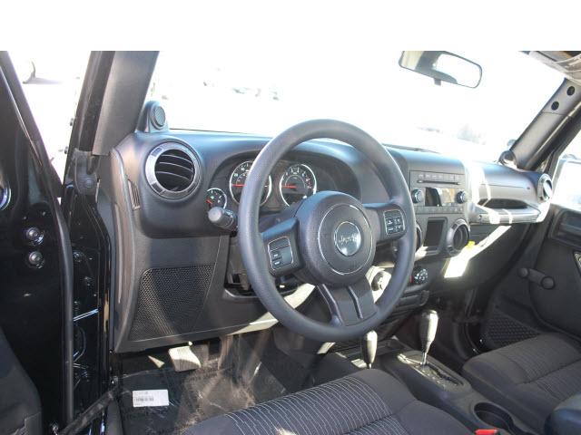 Jeep Wrangler 2011 photo 4