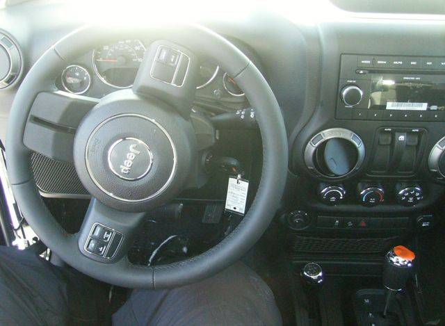 Jeep Wrangler 2011 photo 5