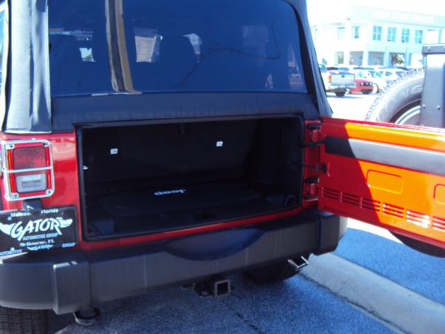 Jeep Wrangler 2011 photo 3