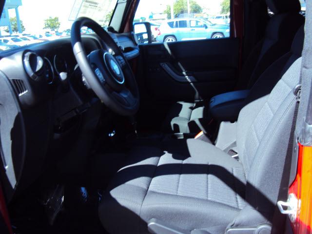 Jeep Wrangler 2011 photo 4