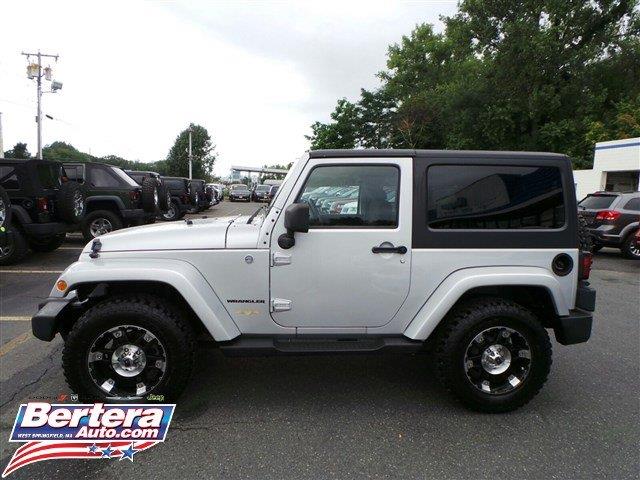 Jeep Wrangler 2011 photo 1