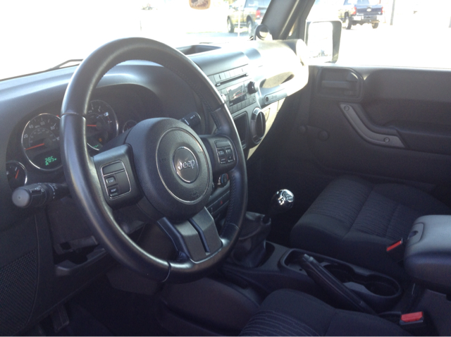 Jeep Wrangler 2011 photo 3