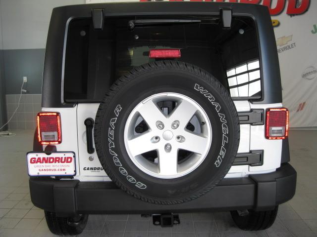 Jeep Wrangler 2011 photo 4