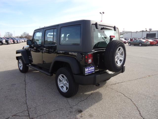Jeep Wrangler 2011 photo 2