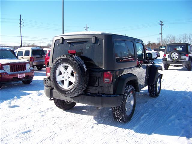 Jeep Wrangler 2011 photo 2