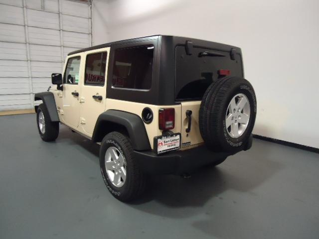 Jeep Wrangler 2011 photo 3