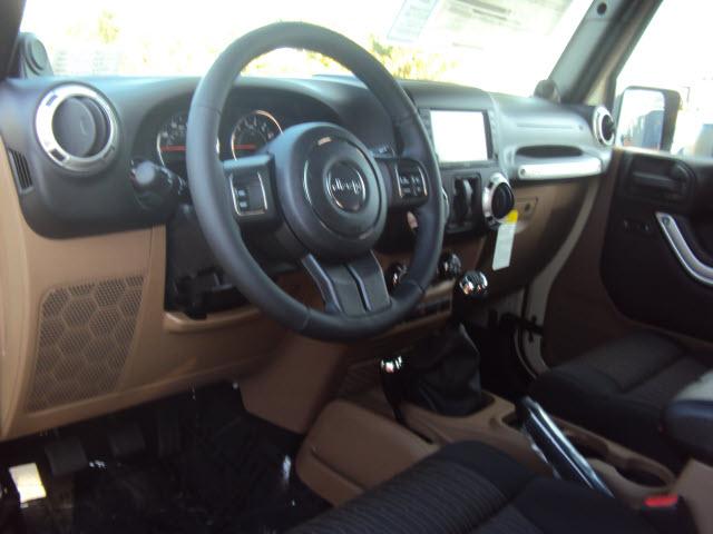 Jeep Wrangler 2011 photo 3