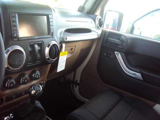 Jeep Wrangler 2011 photo 5