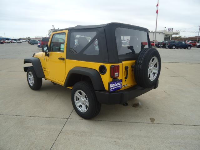 Jeep Wrangler 2011 photo 2