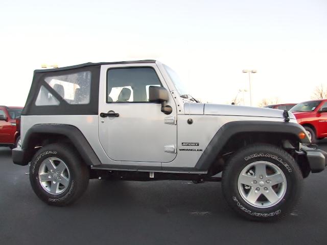 Jeep Wrangler 2011 photo 1