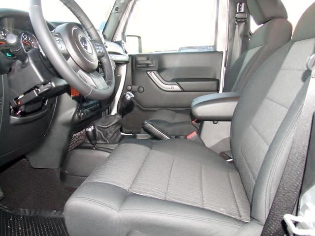 Jeep Wrangler 2011 photo 4