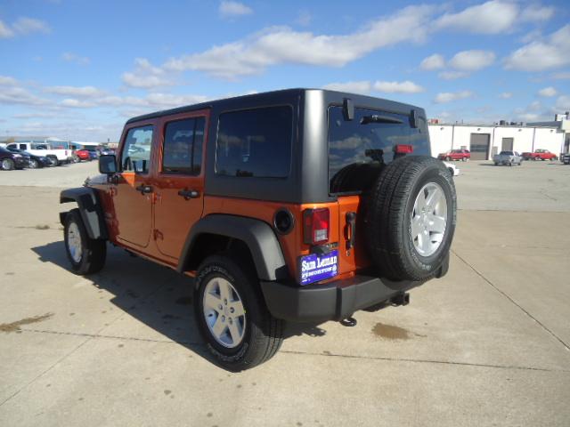Jeep Wrangler 2011 photo 2