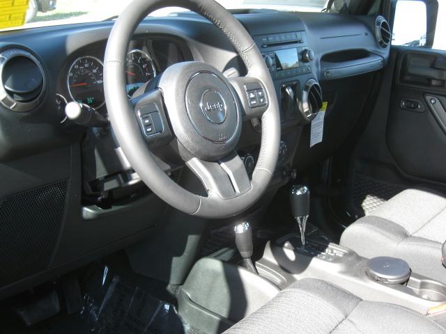 Jeep Wrangler 2011 photo 1