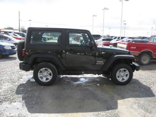 Jeep Wrangler 2011 photo 2