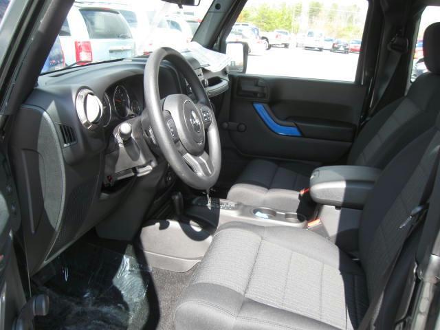 Jeep Wrangler 2011 photo 3