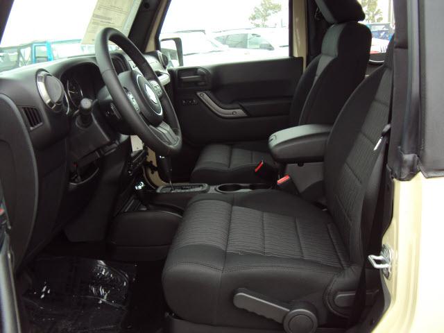 Jeep Wrangler 2011 photo 3