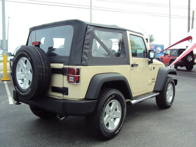 Jeep Wrangler 2011 photo 2
