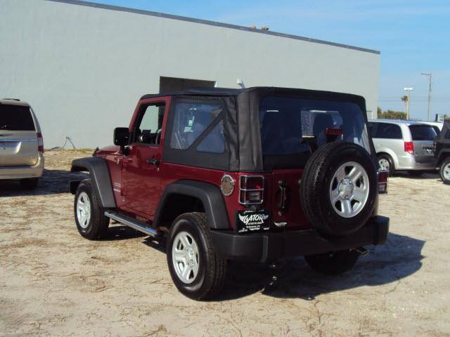 Jeep Wrangler 2011 photo 3