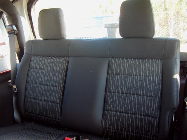 Jeep Wrangler 2011 photo 4