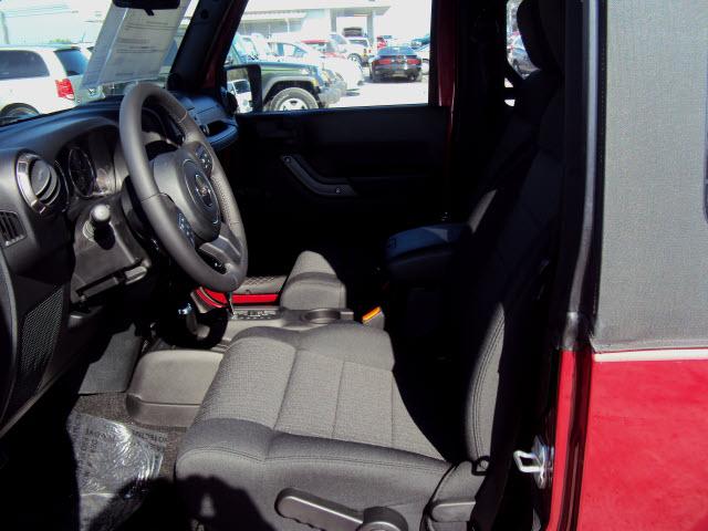 Jeep Wrangler 2011 photo 5