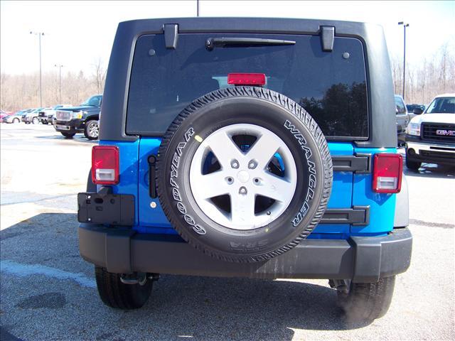 Jeep Wrangler 2011 photo 3