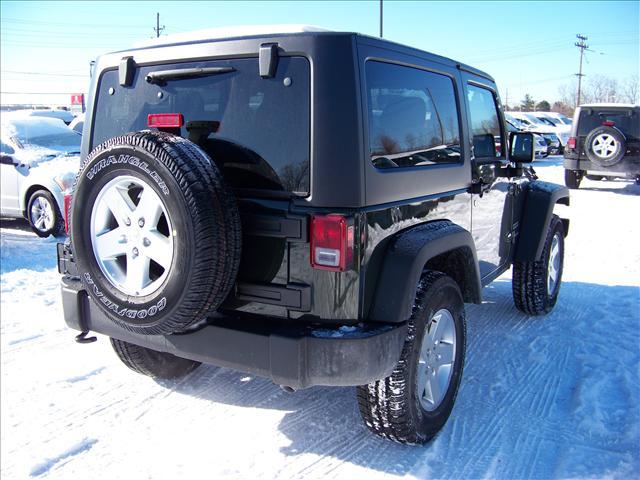 Jeep Wrangler 2011 photo 2