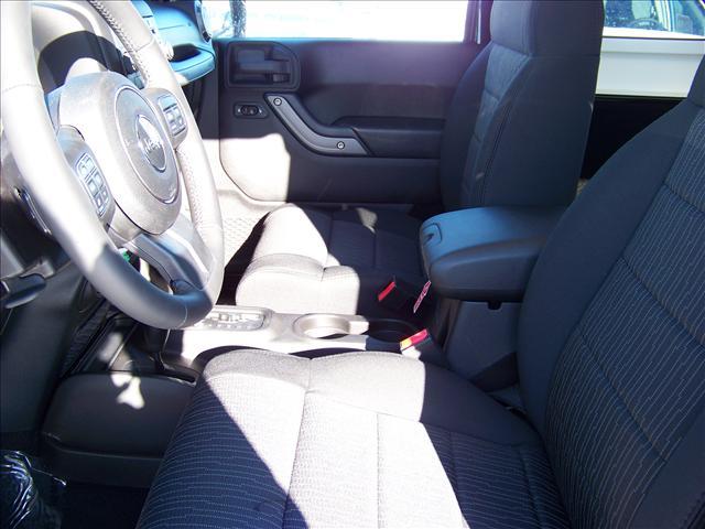 Jeep Wrangler 2011 photo 5