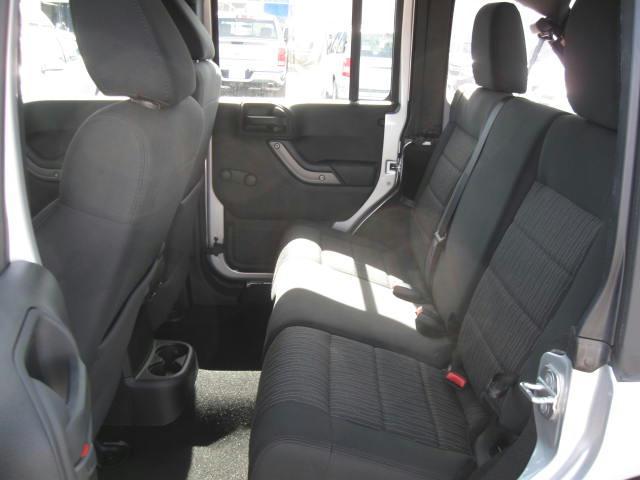 Jeep Wrangler 2011 photo 3