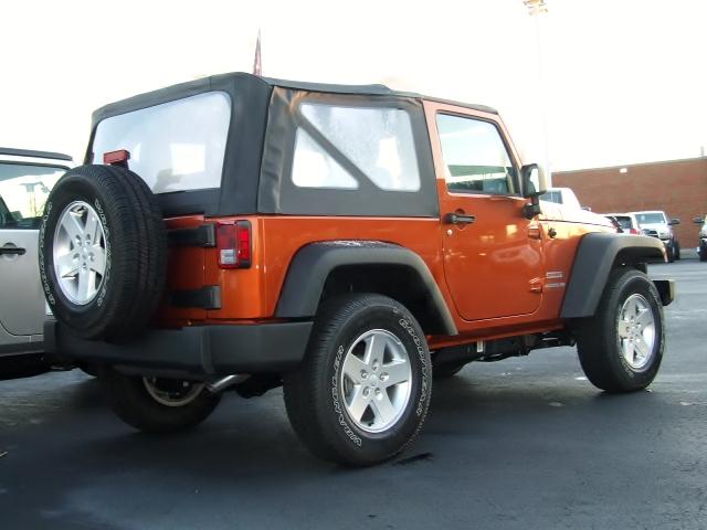 Jeep Wrangler 2011 photo 2
